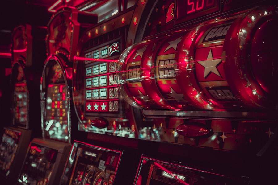Layar mesin slot menampilkan gulungan dan simbol permainan